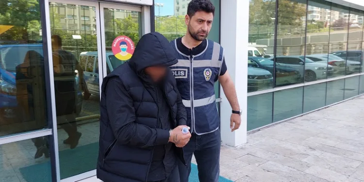 Ayrıldığı kadının evinin kapısını ateşe veren şahıs tutuklandı
