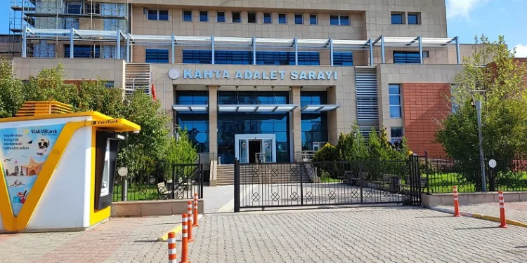 Kahta’da düzenlenen uyuşturucu operasyonunda 2 kişi gözaltına alındı