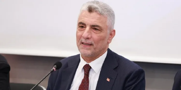 Ticaret Bakanı Ömer Bolat, Çekya’da Türk iş insanlarıyla bir araya geldi