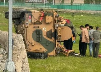 Yüksekova’da askeri araç devrildi: 2 yaralı