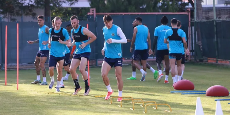 Alanyaspor’da, Antalya derbisi hazırlıkları başladı