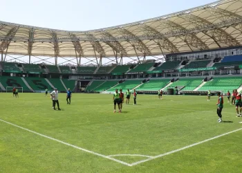 Sakaryaspor, play-off finaline Atatürk Stadyumu’nda hazırlanıyor