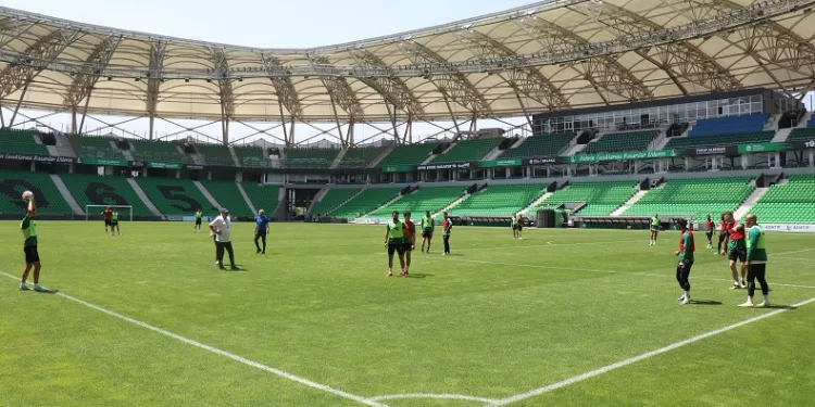 Sakaryaspor, play-off finaline Atatürk Stadyumu’nda hazırlanıyor