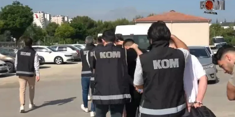 Silahlı suç örgütüne yönelik yapılan operasyonda 5 kişi tutuklandı