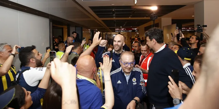 Fenerbahçe Beko, Berlin’de coşkuyla karşılandı
