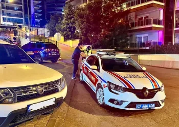 Jandarmadan 16 araca trafikten men cezası