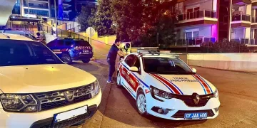 Jandarmadan 16 araca trafikten men cezası