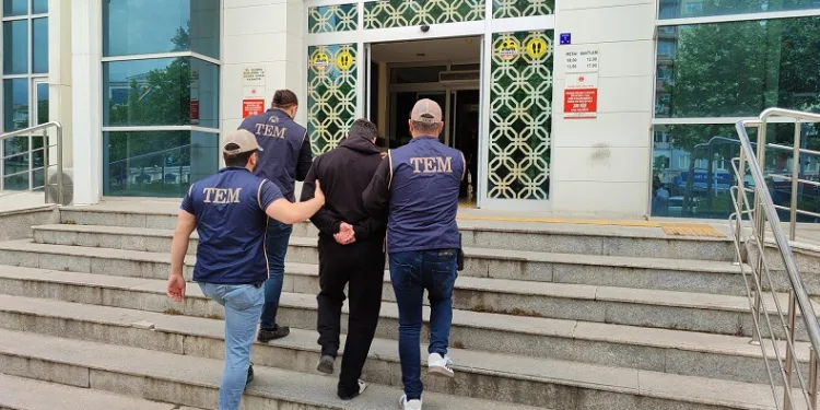 Kırmızı bültenle aranan DEAŞ’lı tutuklandı