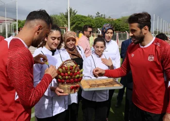 Aşçılardan, Sivasspor’a tatlı dopingi