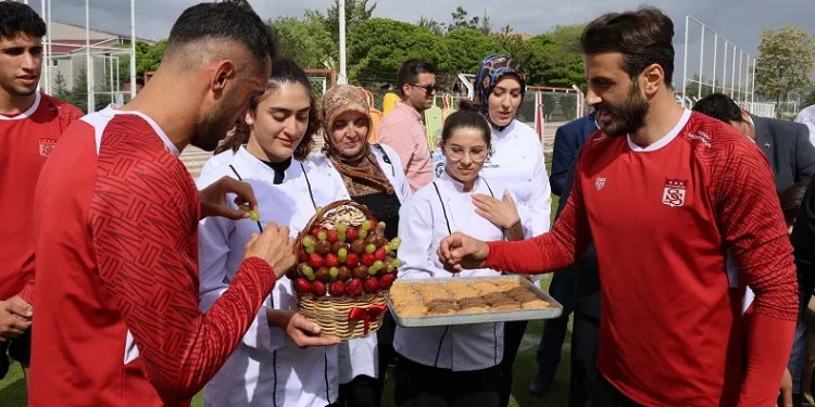 Aşçılardan, Sivasspor’a tatlı dopingi