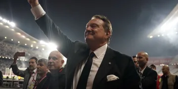 Beşiktaş Kulübü Başkanı Hasan Arat: “Ben takımımla gurur duyuyorum”