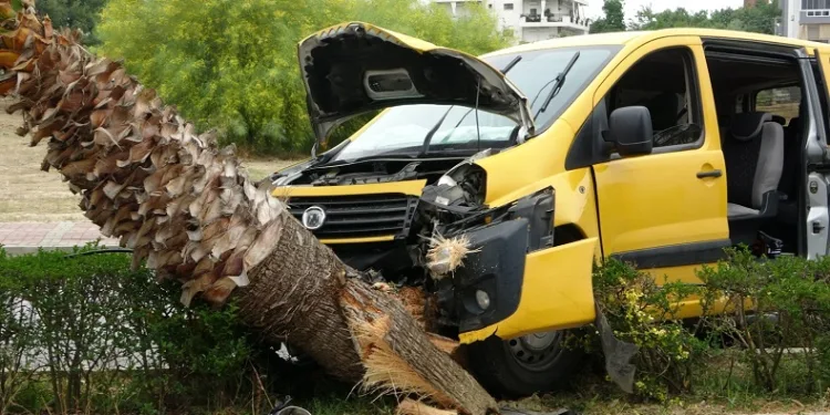 Kazayı burnu bile kanamadan atlattı