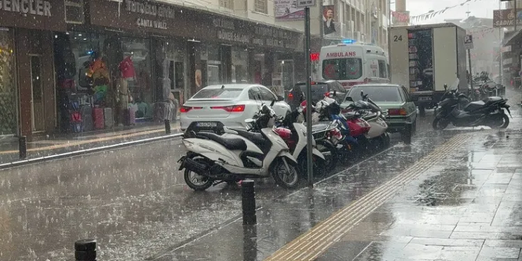 Kilis’te sağanak yağış etkili oldu