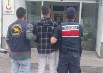 Suç makinesi aranan şahıs jandarmadan kaçamadı