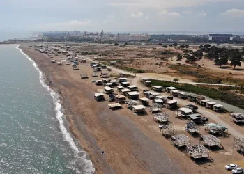 Denize sıfır, 5 yıldızlı otellere komşu çardakların son turizm sezonu