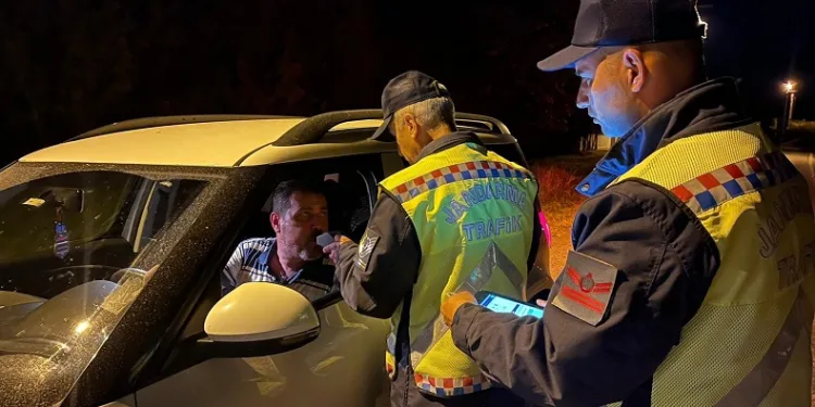 Trafik denetimlerinde 89 bin lira ceza