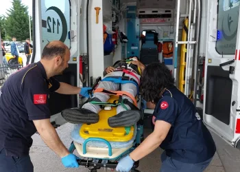 Patpat şarampole yuvarlandı: 3 yaralı
