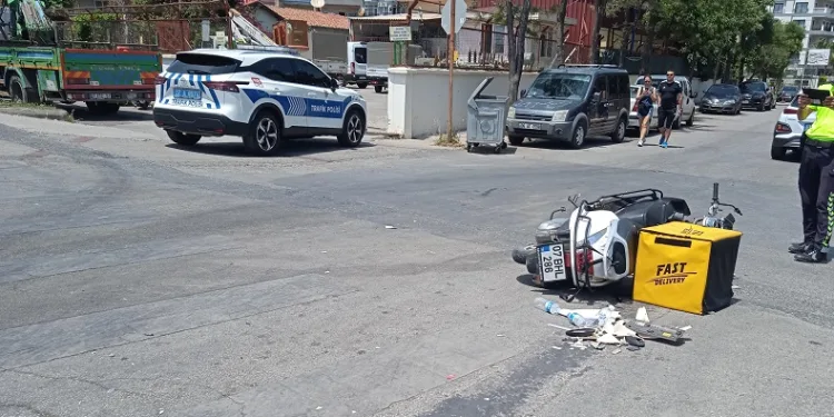 Alanya’da otomobil ile motosiklet çarpıştı