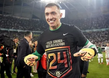 Fernando Muslera, 7. Süper Lig şampiyonluğunu kazandı