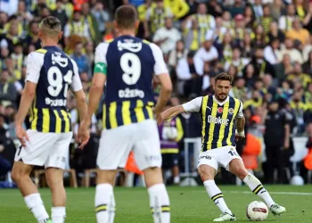 Tadic ve Szymanski, gol ve asist sayılarında çift haneli sayıya ulaştı
