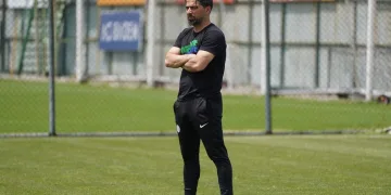 Çaykur Rizespor, İlhan Palut ile devam edecek