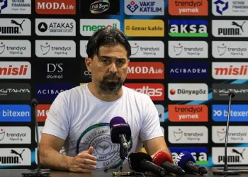 Çaykur Rizespor Teknik Direktörü İlhan Palut: “Hatayspor daha hazır bir görüntü verdi”