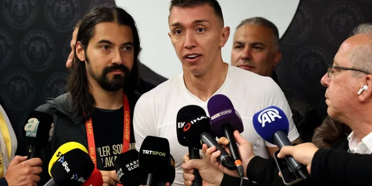 Fernando Muslera: “13 senede, 17 kupam var”