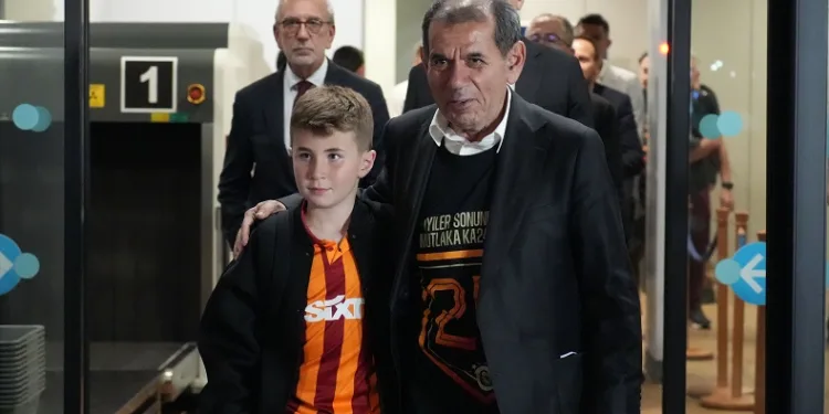Galatasaray Başkanı Dursun Özbek: “Taraftarlarımız İstanbul’u sarı-kırmızıya boyasınlar”