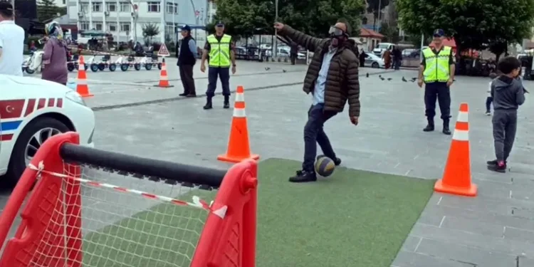 Alkol simülasyon gözlüğü takanlar komik anlara neden oldu