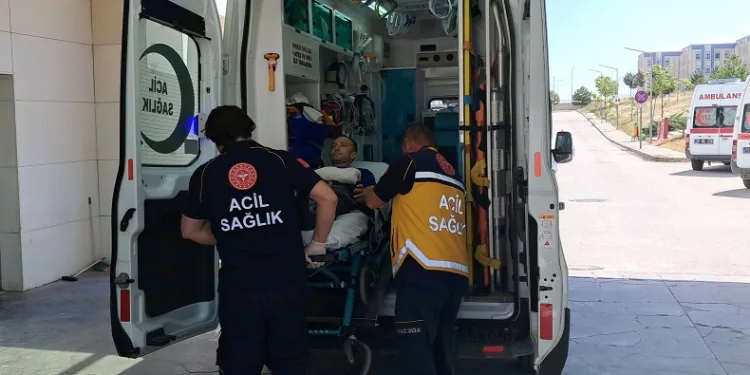 Karaman’da bir işçinin çikolata makinesine kaptırdığı eli parçalandı