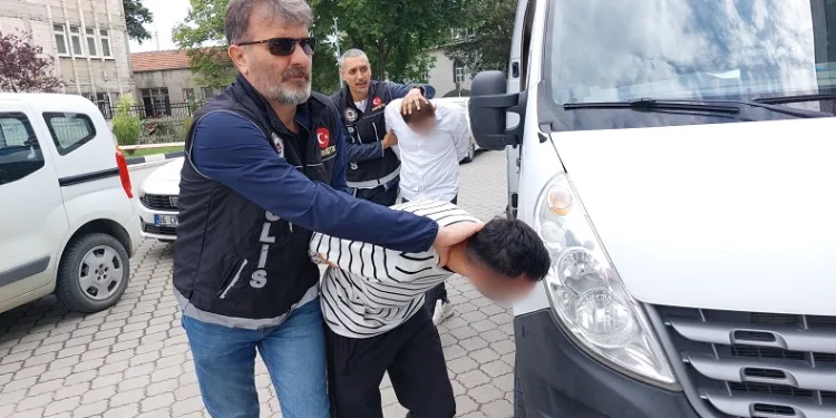 Uyuşturucu operasyonunda 2 kişi adliyeye sevk edildi