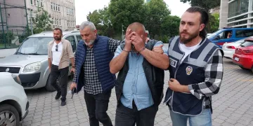 Park halindeki araçtan hırsızlık yapan şahıs tutuklandı