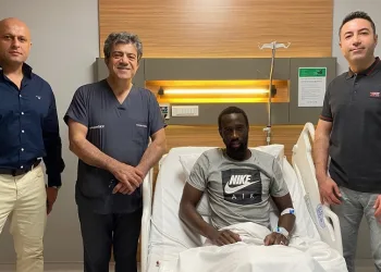 Sivasspor’da Samba Camara ameliyat oldu
