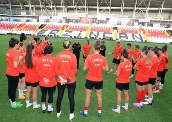 A Milli Kadın Futbol Takımı, Erzincan’da hazırlıklarını sürdürdü