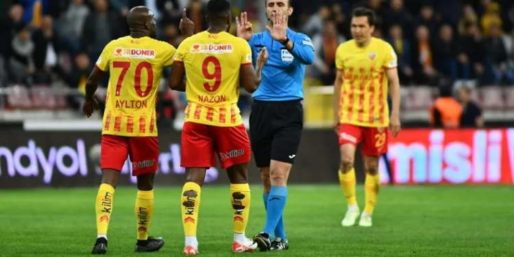 Kayserispor’un maçlarında 23 hakem düdük çaldı