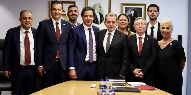 Galatasaray Başkanı Dursun Özbek: “İnşallah sezon sonunda 5. yıldıza kavuşacağız”