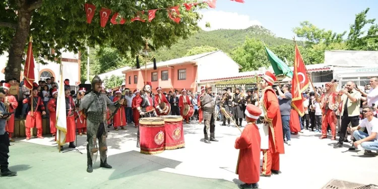 Barakfakih Hazretleri kabri başında dualarla anıldı