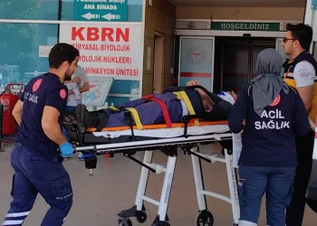 Bursa’da şadırvanın çatısından düşen imam yaralandı