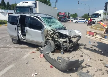 Bursa’da ışık ihlali kazaya sebep oldu