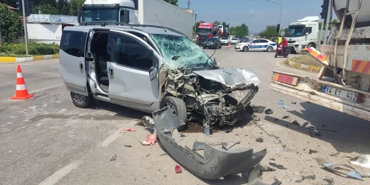 Bursa’da ışık ihlali kazaya sebep oldu