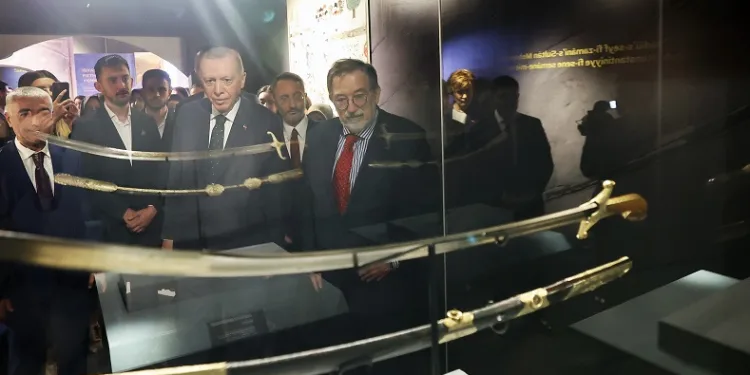 Cumhurbaşkanı Recep Tayyip Erdoğan, Fatih Sultan Mehmet Sergisi’ni ziyaret etti
