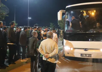 Play-off finali için Sakarya’dan 150 otobüs Adana’ya hareket etti