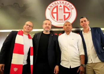 Alex de Souza, Antalyaspor ile 2 yıllık sözleşme imzaladı