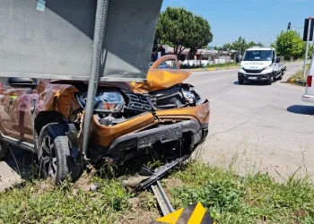 Zonguldak’ta iki araç çarpıştı: 1 ölü, 1 yaralı