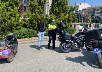 Trafiği kapalı alana giren 71 motosikletliye ceza yazıldı