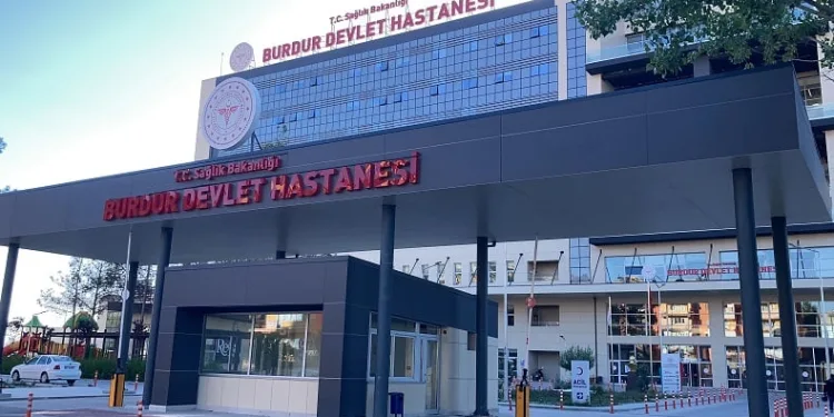 Sağlık Bakanlığı’na bağlı bilirkişiler Burdur Devlet Hastanesi’nde incelemelerde bulundu