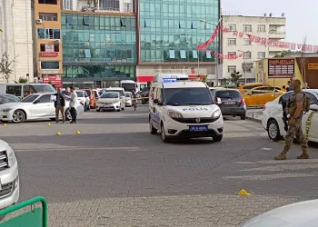 Siirt Valisi silahlı kavganın ortasında kaldı
