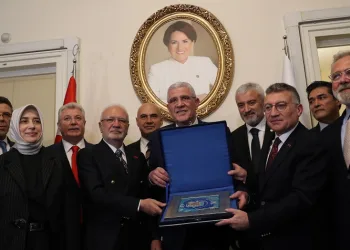 İYİ Parti Genel Başkanı Musavat Dervişoğlu: “Sokak hayvanları için ortak aklı devreye sokulmalı”