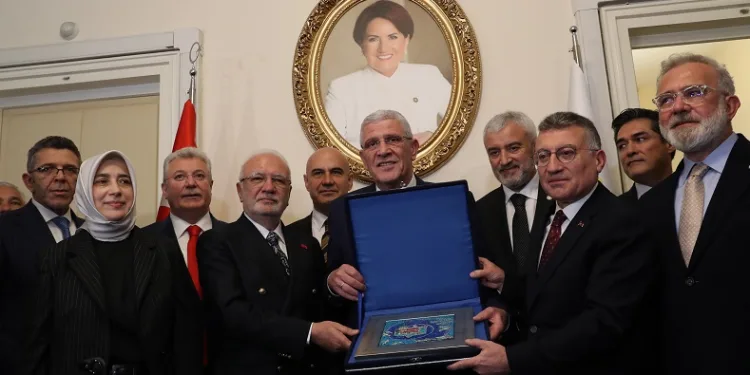 İYİ Parti Genel Başkanı Musavat Dervişoğlu: “Sokak hayvanları için ortak aklı devreye sokulmalı”