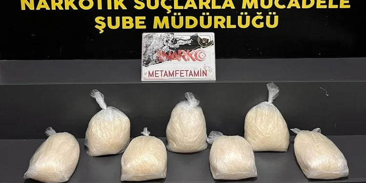 İzmir’de 7 kilo metamfetamin ele geçirildi